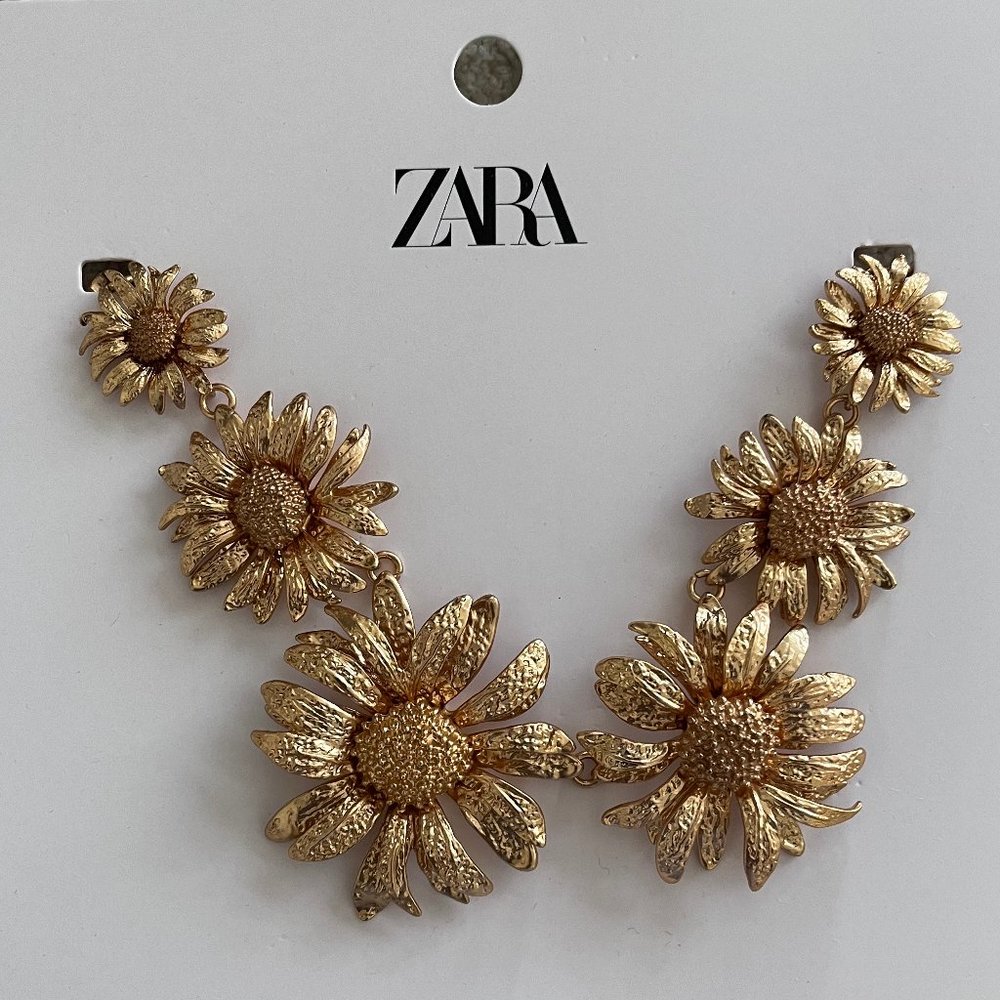 Zara Daisy Necklace Golden NWT